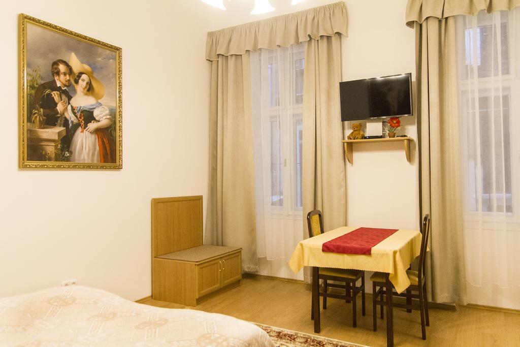 Authentic Klauzal Apartment Budapest Eksteriør billede